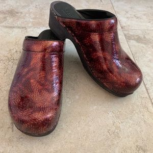 Sanita clogs/Milticolored/Size 8 1/2